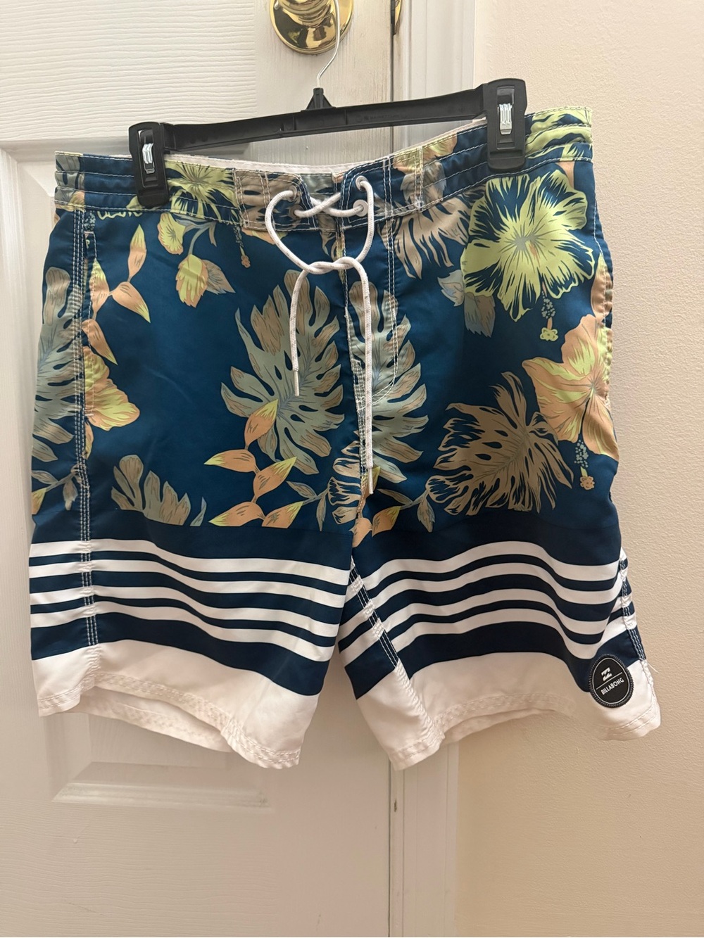 Vintage Billabong Men's Navy Floral Swim Trunks with White Stripes